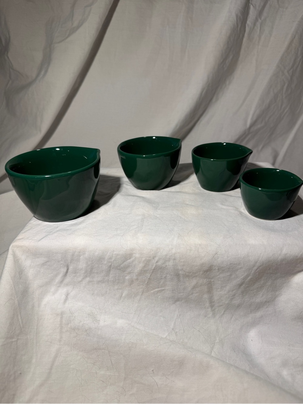 NWOT Rae Dunn dark green measuring bowls - Picture 3 of 5